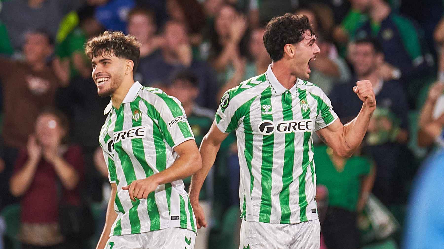 Ez Abde y Johnny Cardoso en el Real Betis - Copenhague | Salvador López Medina para El MIRA