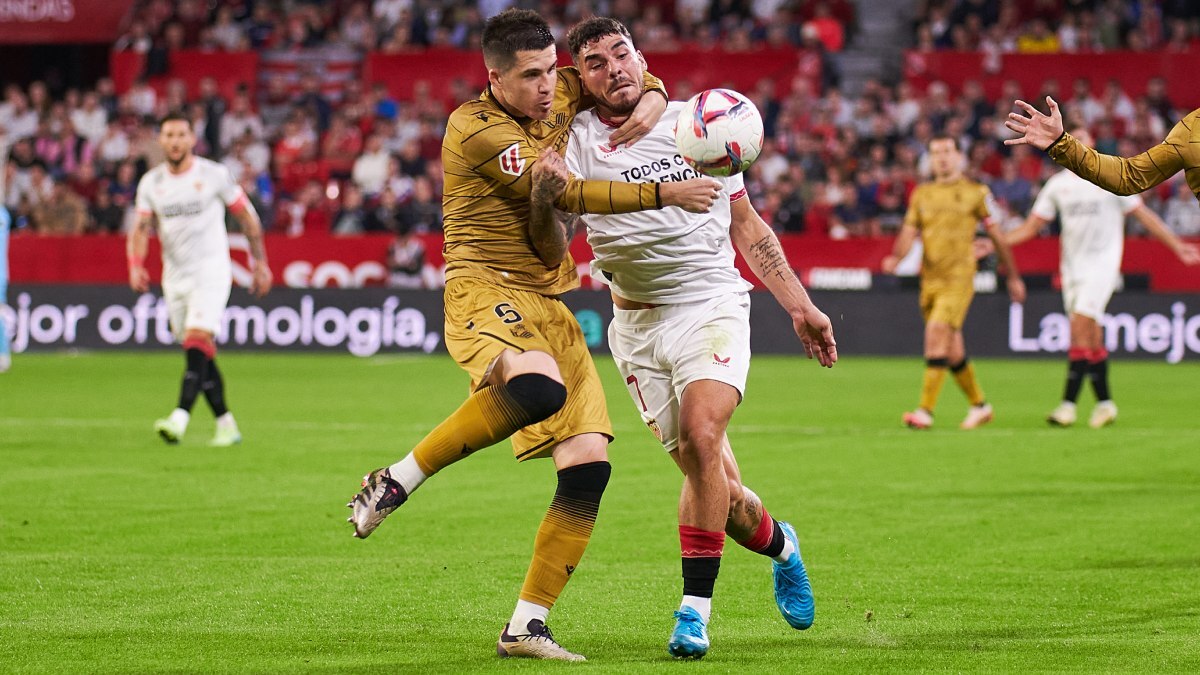 Isaac Romero y Zubeldia en el Sevilla FC - Real Sociedad | Salvador López Medina para El MIRA