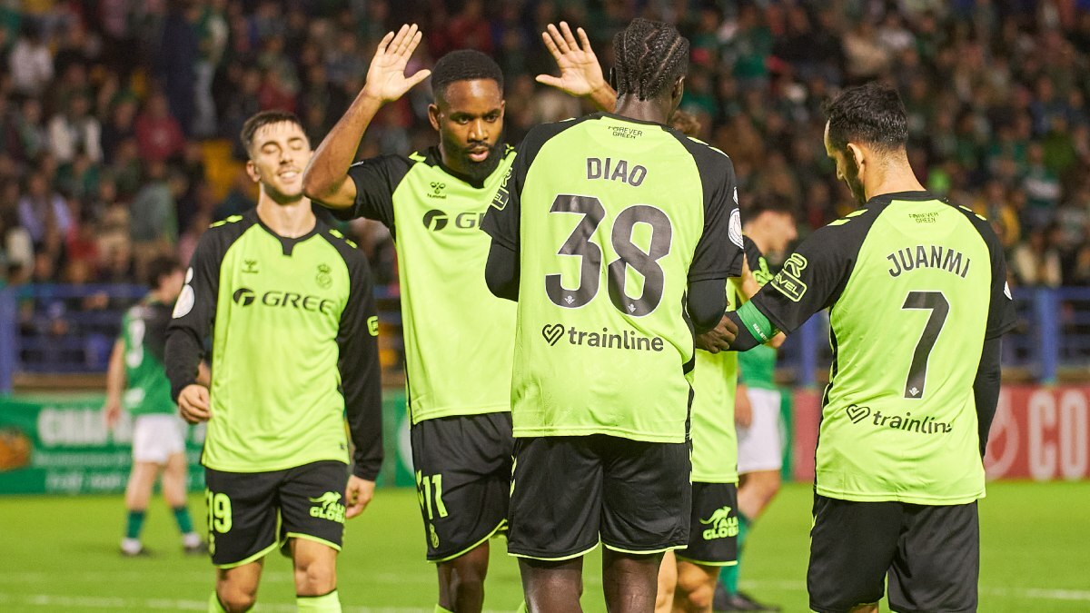 Los jugadores del Real Betis celebran uno de los goles anotados ante el CD Gévora | Salvador López Medina para El MIRA