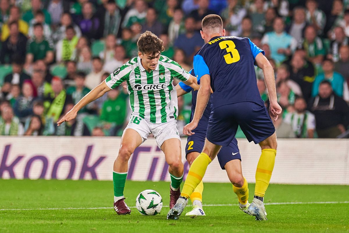 Mateo Flores en el Real Betis - Celje | Salvador López Medina para El MIRA