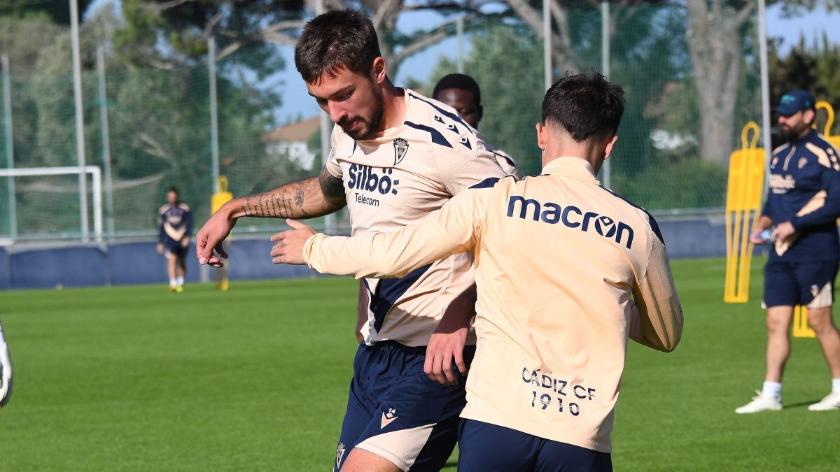 Bojan Kovacevic durante un entrenamiento del Cádiz CF | CCF