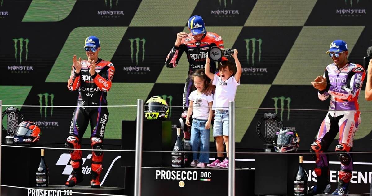victoria de Aleix Espargaró en el Circuito de Barcelona-Catalunya | Motogp.com