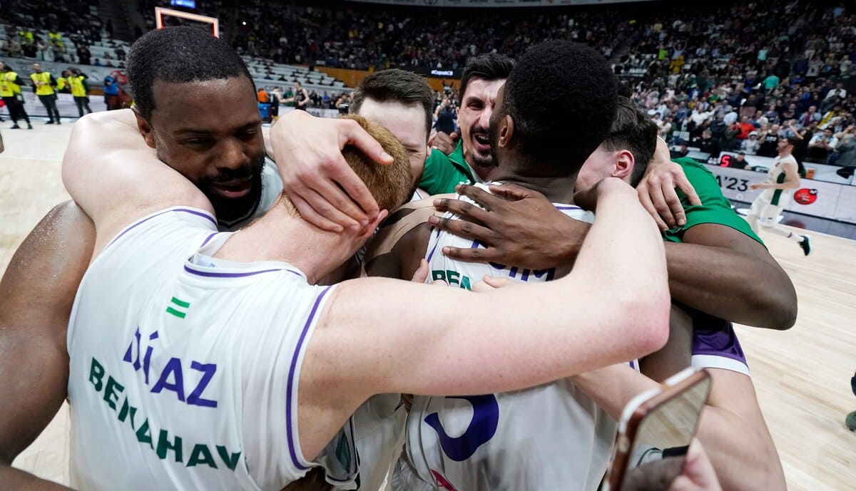 Jugadores del Unicaja Baloncesto durante un partido del equipo