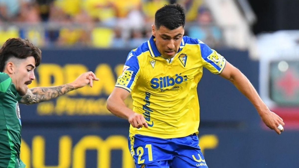 Tomás Alarcón en el Cádiz CF - Racing de Ferrol | @TomasAlarconV