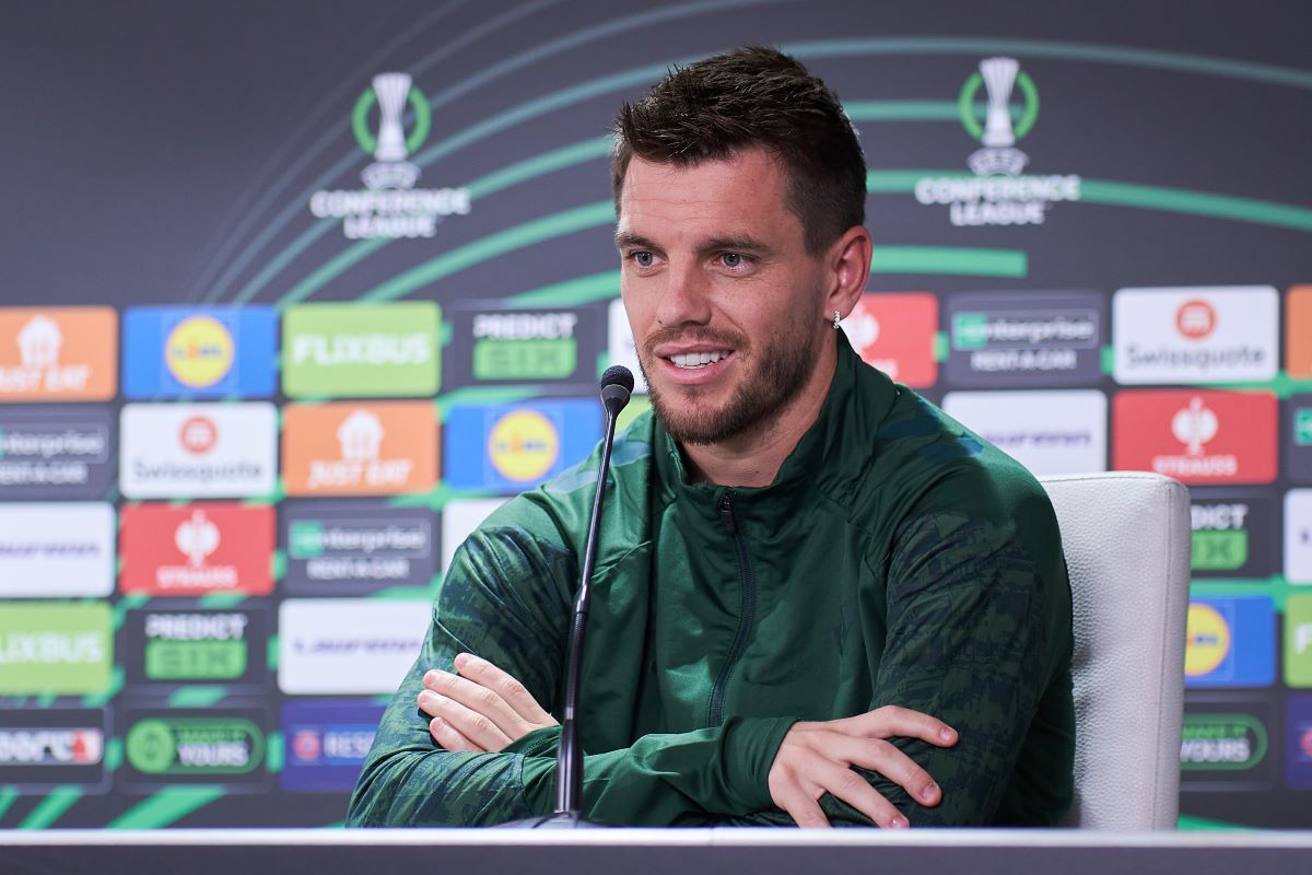 Gio Lo Celso en la ruda de prensa previa al Mladá Boleslav - Real Betis | Salvador López Medina para El MIRA