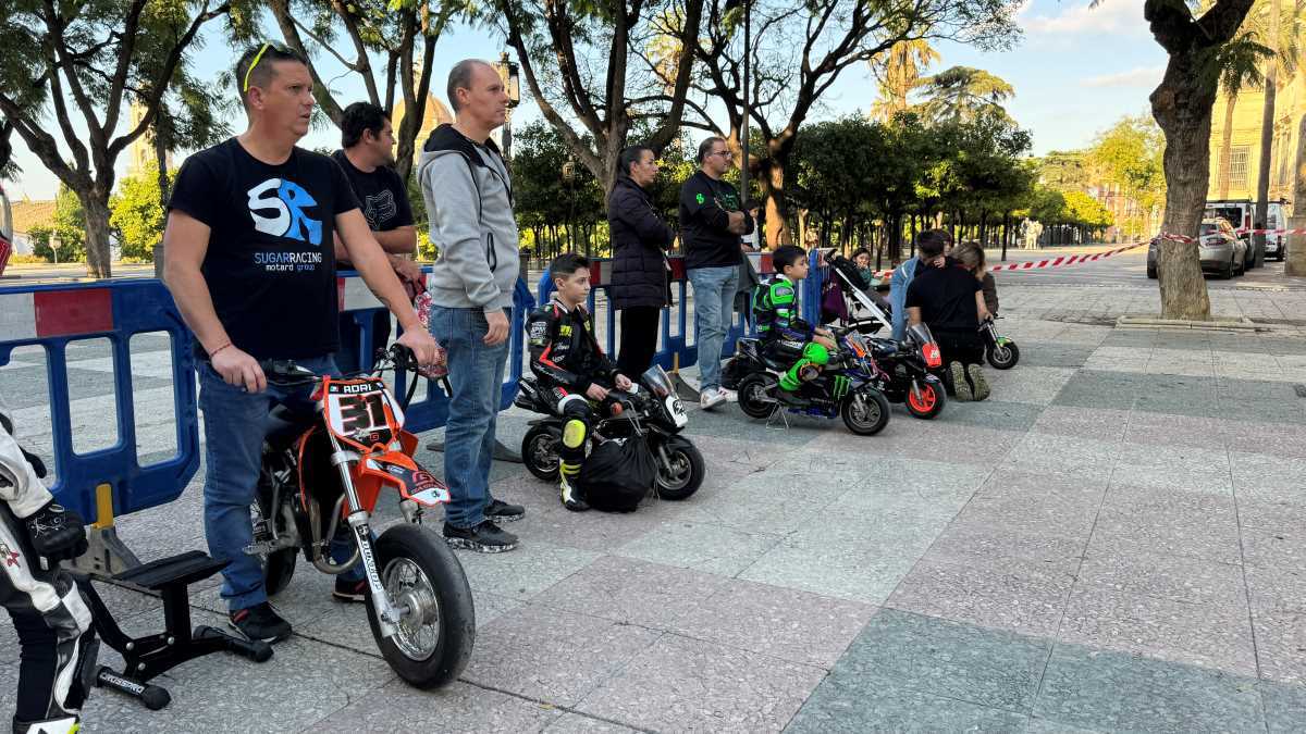 Jóvenes promesas presentes en la exhibición motera en Alameda Vieja | Cristo García