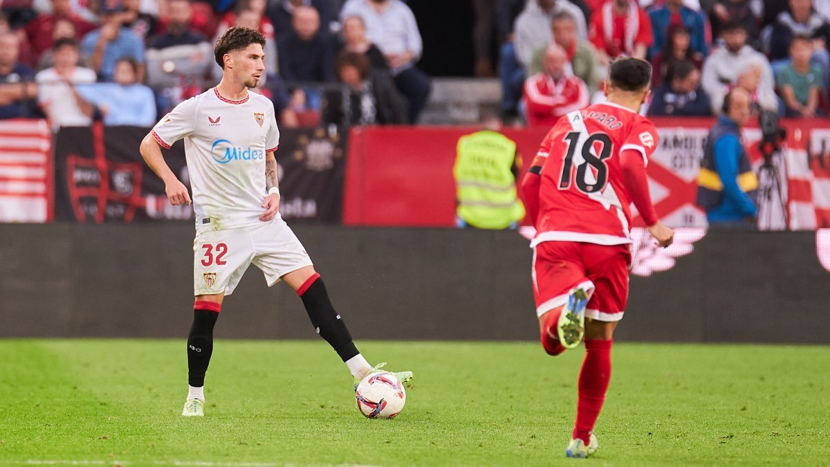 José Ángel Carmona en el Sevilla FC - Rayo Vallecano | Salvador López Medina para El MIRA