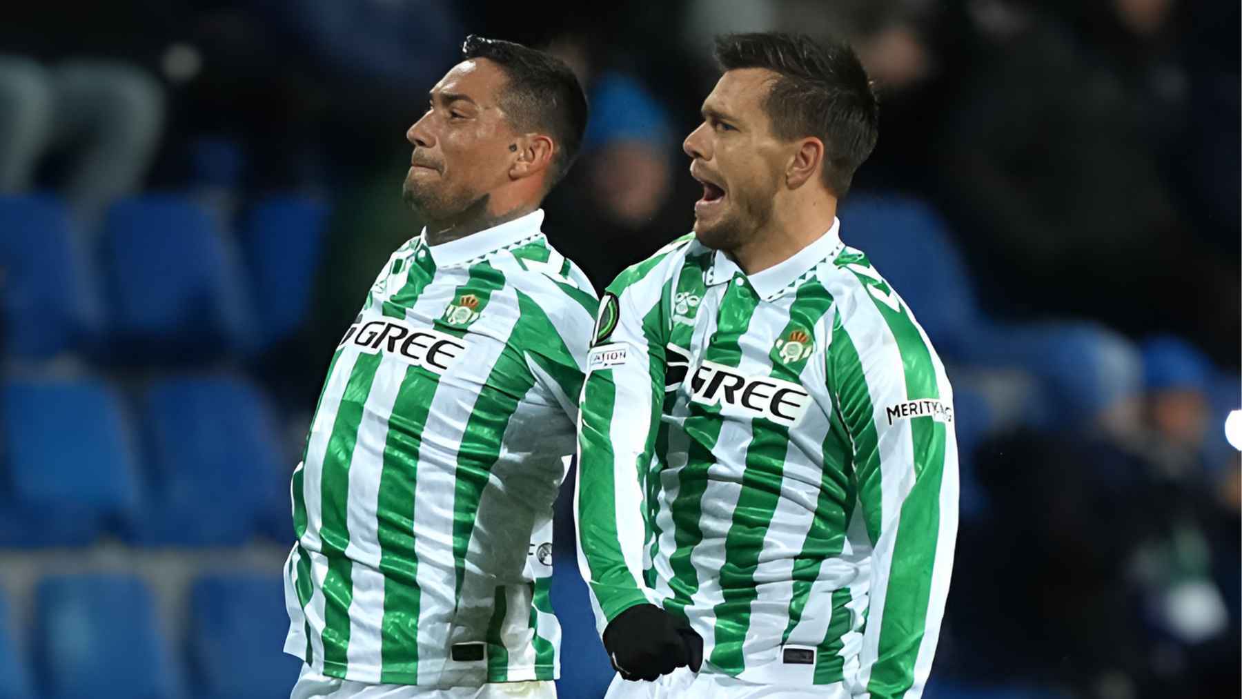 Lo Celso y Chimy Ávila en el Mladá Boleslav - Real Betis | @RealBetis