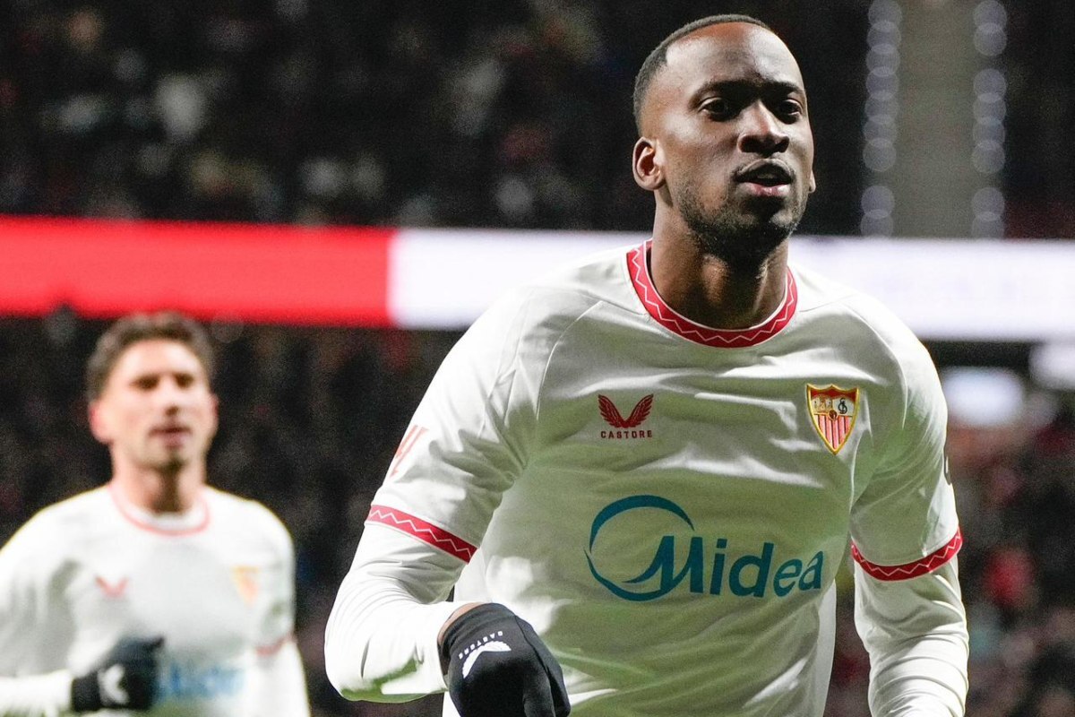 Dodi Lukébakio celebra el 1-1 en el Atlético de Madrid - Sevilla FC | SFC