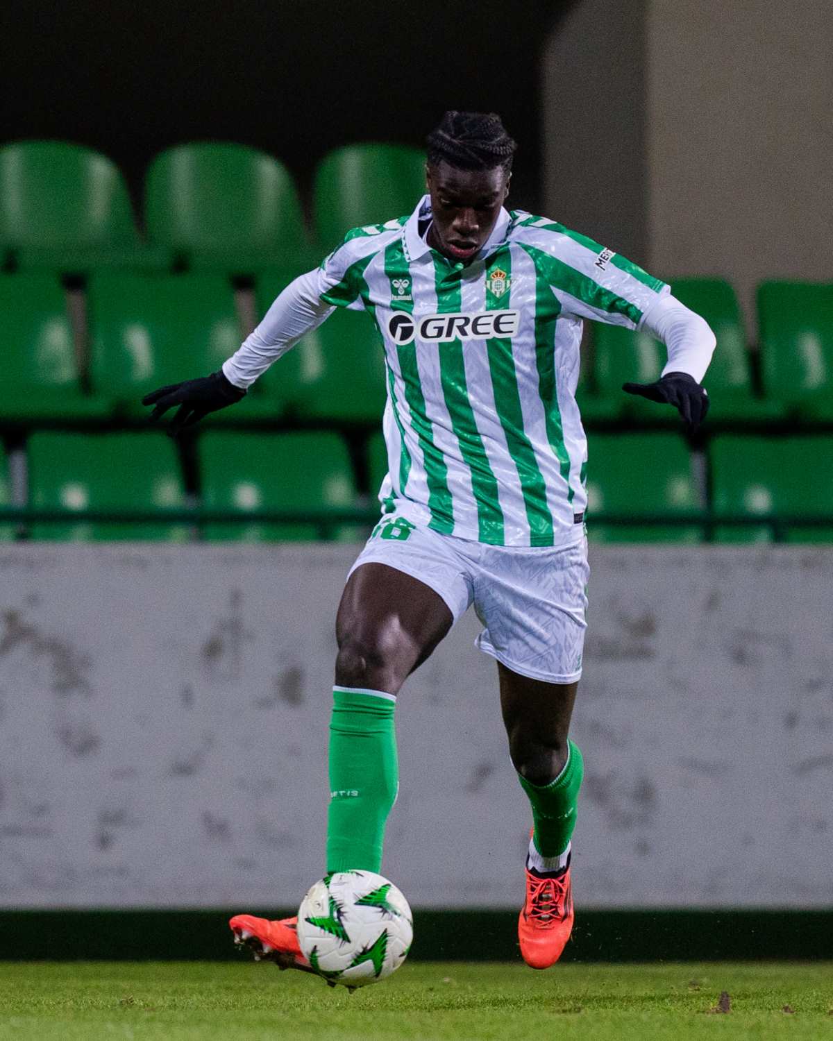 Assane Diao en el Petrocub - Real Betis | @RealBetis