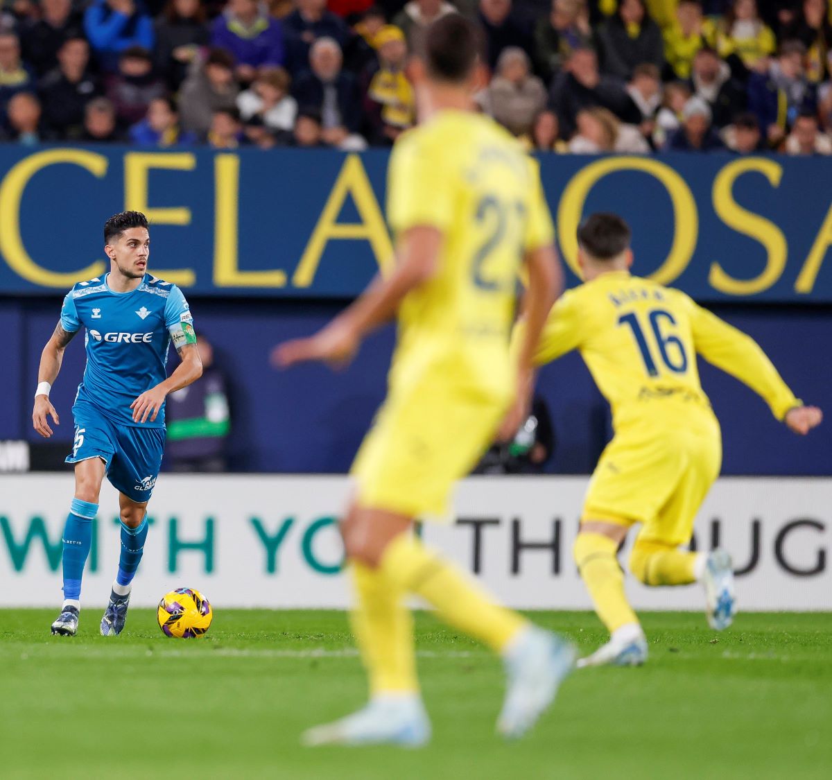 Marc Bartra en el Villarreal - Real Betis | @RealBetis