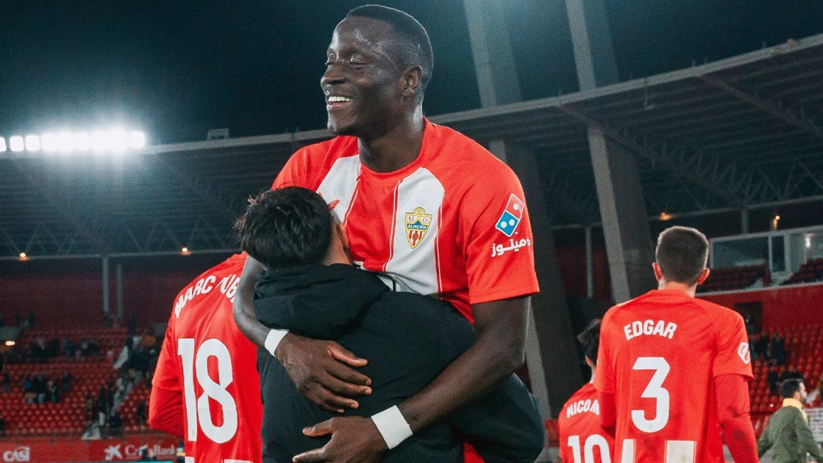 Dion Lopy celebra la victoria de la UD Almería ante el CD Mirandés | UDA