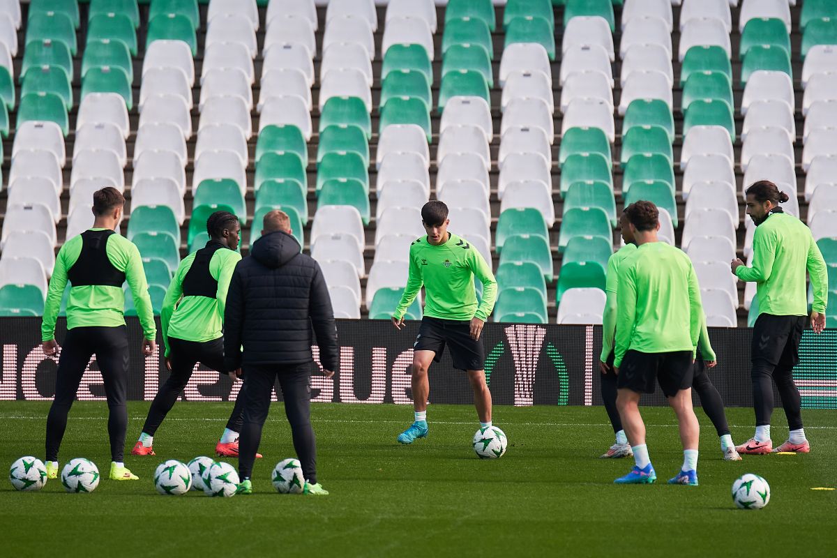 Entrenamiento del Real Betis previo al HJK Helsinki | Salvador López Medina para El MIRA