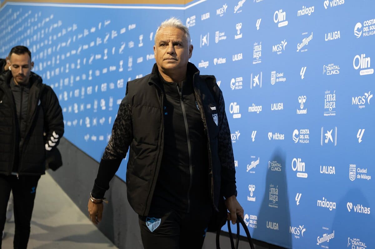 Sergio Pellicer llegando al Málaga CF - Eldense