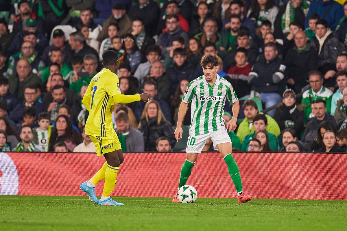 Abde en el Real Betis - HJK Helsinki | Salvador López Medina para El MIRA