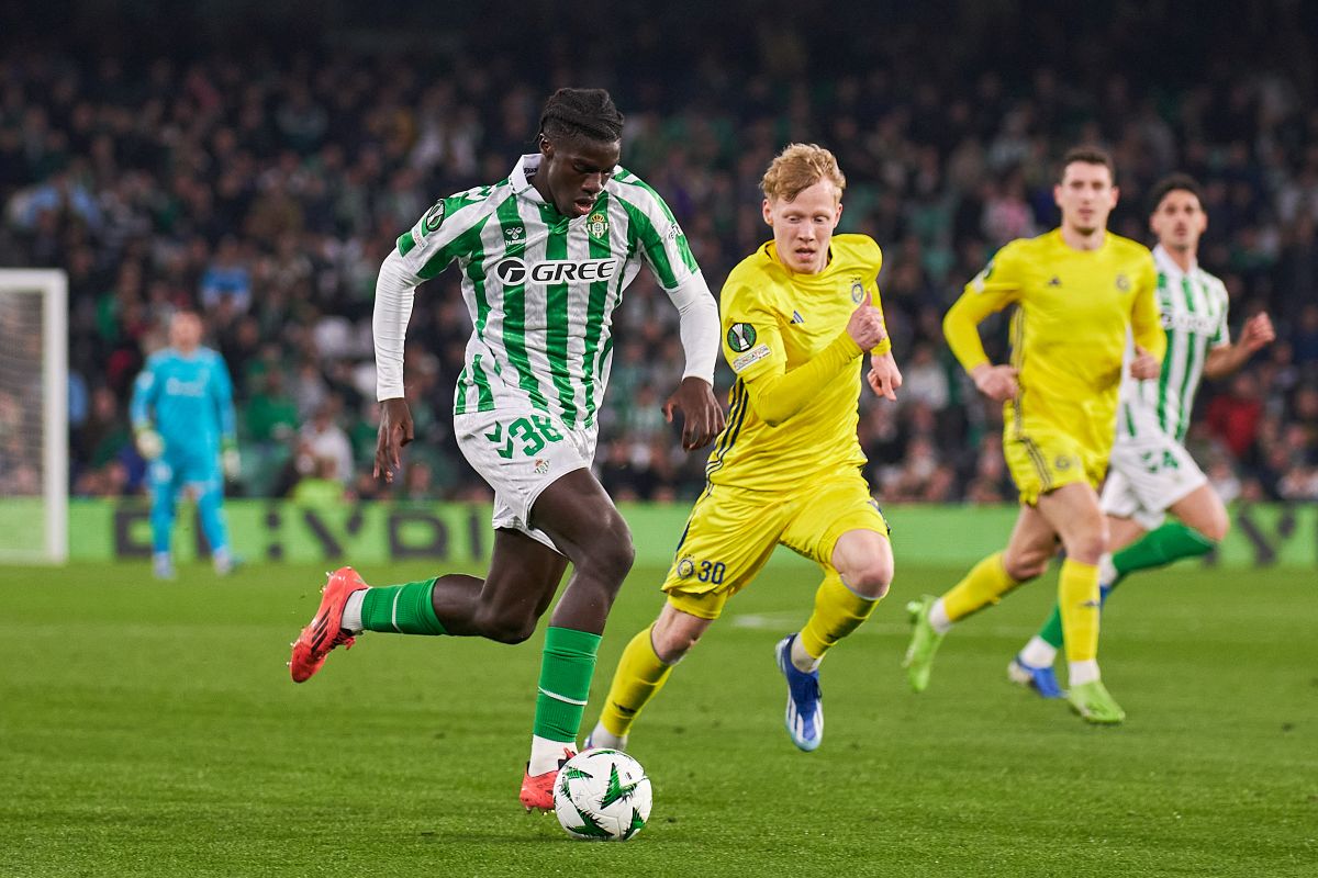 Assane Diao en el Real Betis - HJK Helsinki | Salvador López Medina para El MIRA