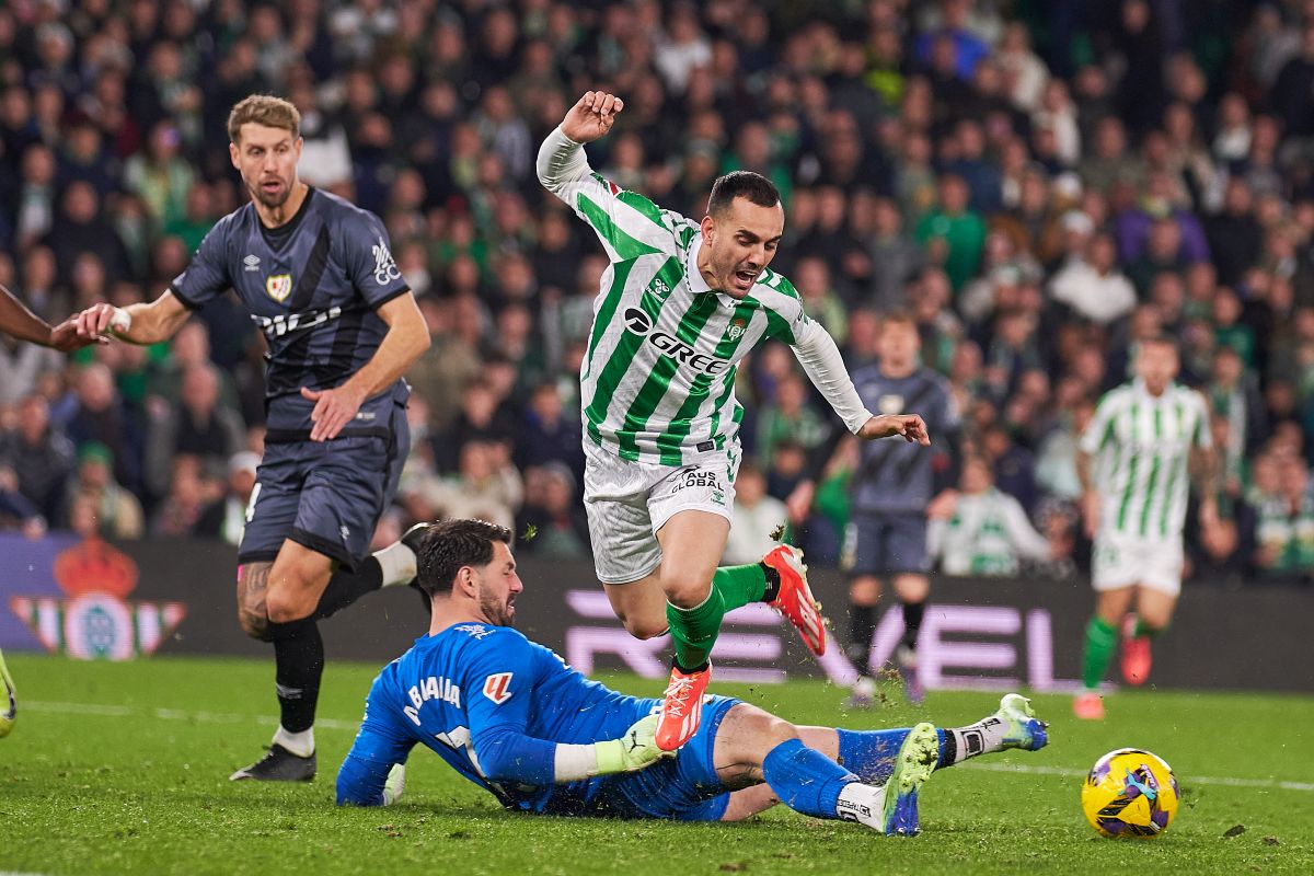 Juanmi en el Real Betis -Rayo Vallecano | Salvador López Medina para El MIRA