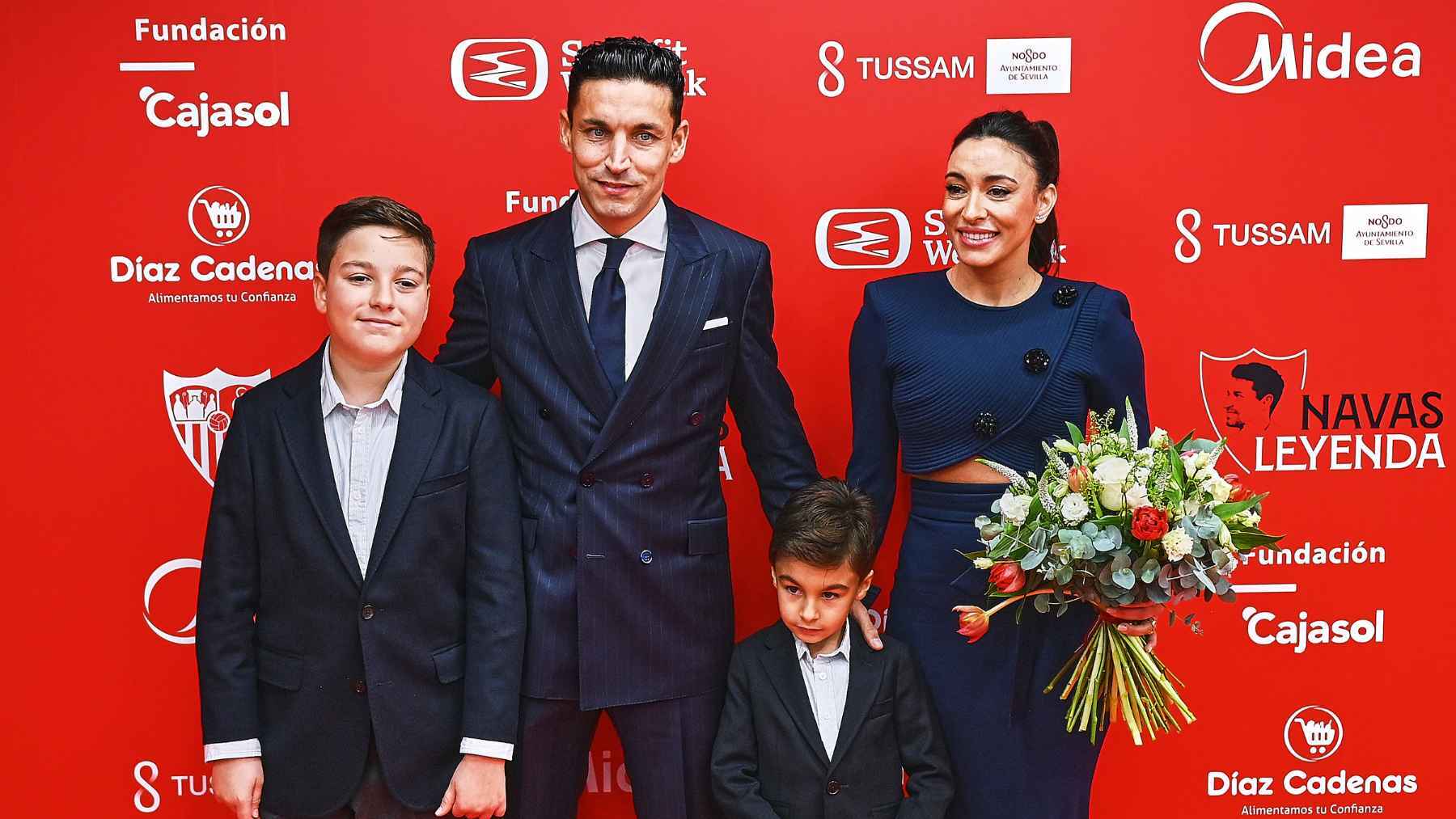 Jesús Navas y su familia en la alfombra roja de su despedida con el Sevilla FC | Salvador López Medina para El MIRA