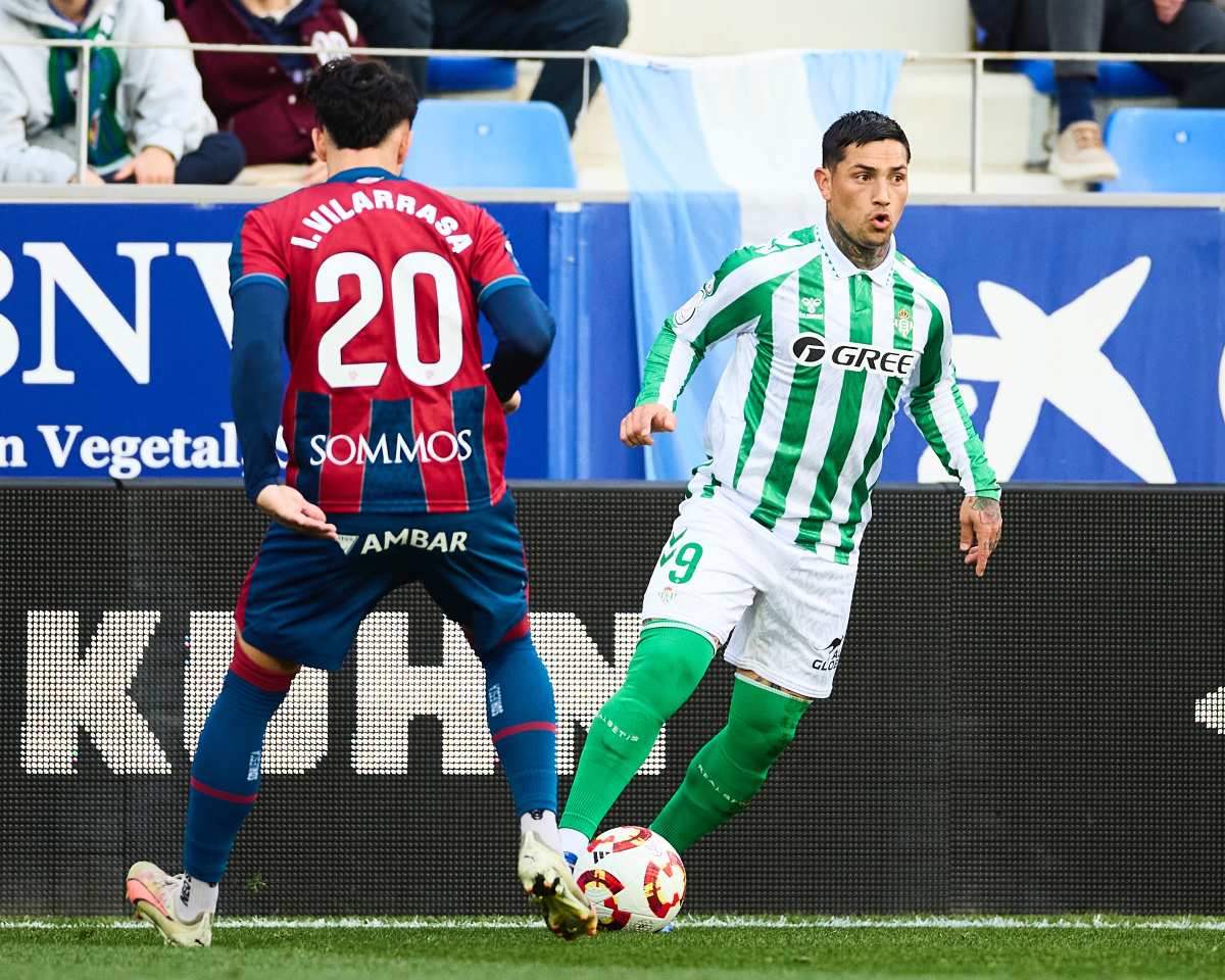 Chimy Ávila en el SD Huesca - Real Betis | @RealBetis
