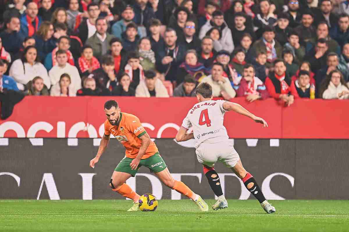 Luis Rioja y Kike Salas en el Sevilla FC - Valencia CF | Salvador López Medina para El MIRA