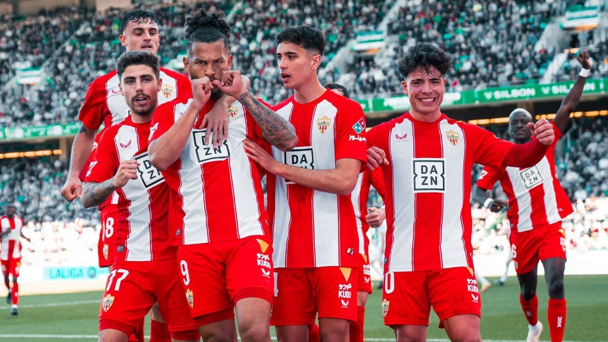 Los jugadores de la UD Almería celebran el gol de Luis Suárez ante el Córdoba CF | UDA