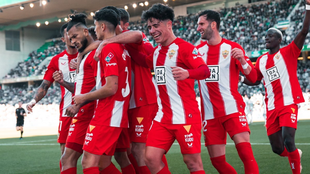 Los jugadores de la UD Almería celebran el gol de Luis Suárez ante el Córdoba CF | UDA