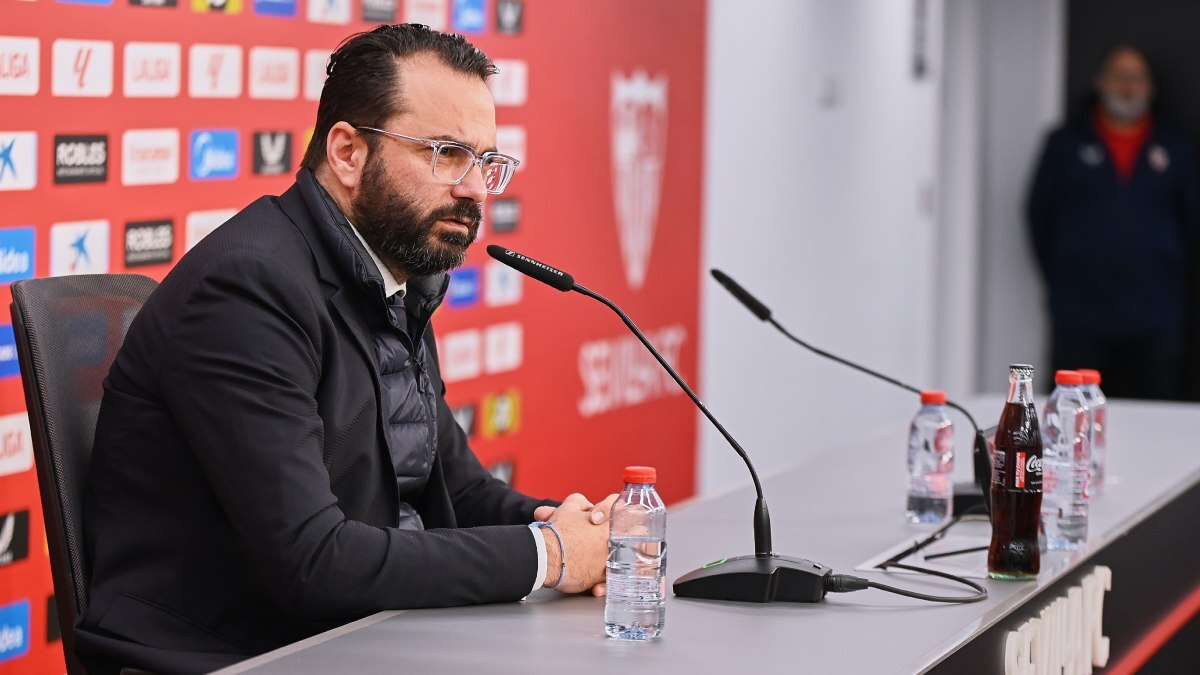 Víctor Orta en la presentación de Rubén Vargas con el Sevilla FC | Salvador López Medina para El MIRA