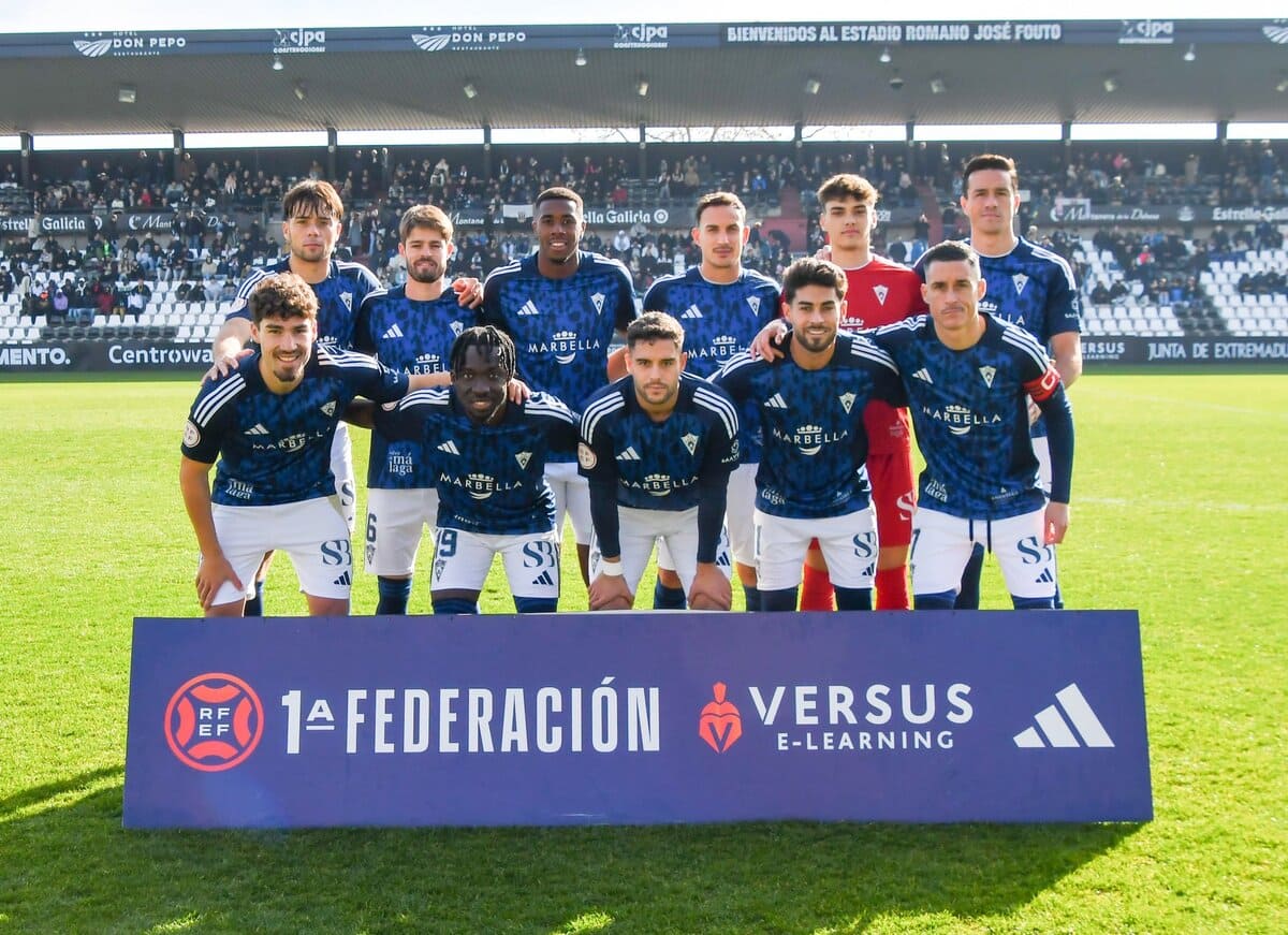 El once del Marbella FC en su visita al Mérida AD