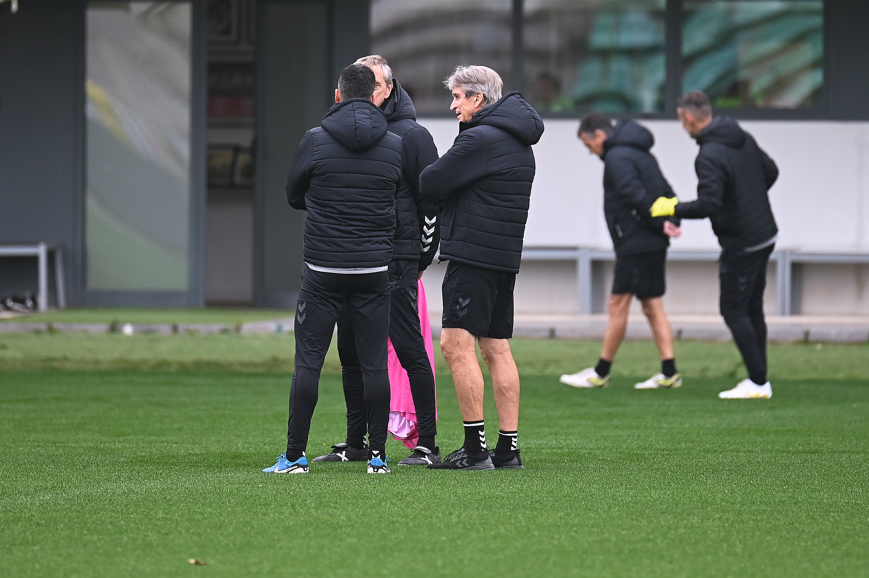 Manuel Pellegrini en el entrenamiento del Real Betis previo al RCD Mallorca | Salvador López Medina para El MIRA