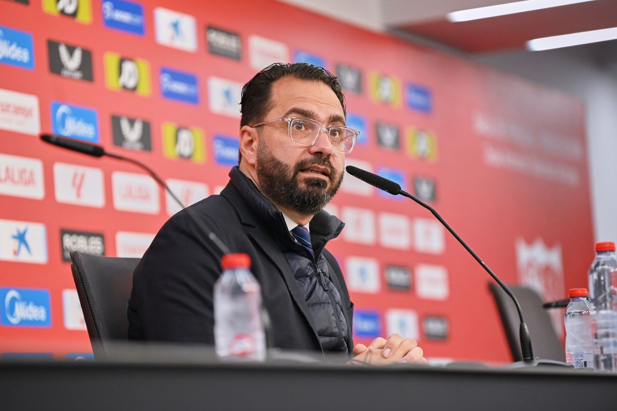 Víctor Orta en la presentación de Akor Adams con el Sevilla FC | Salvador López Medina para El MIRA