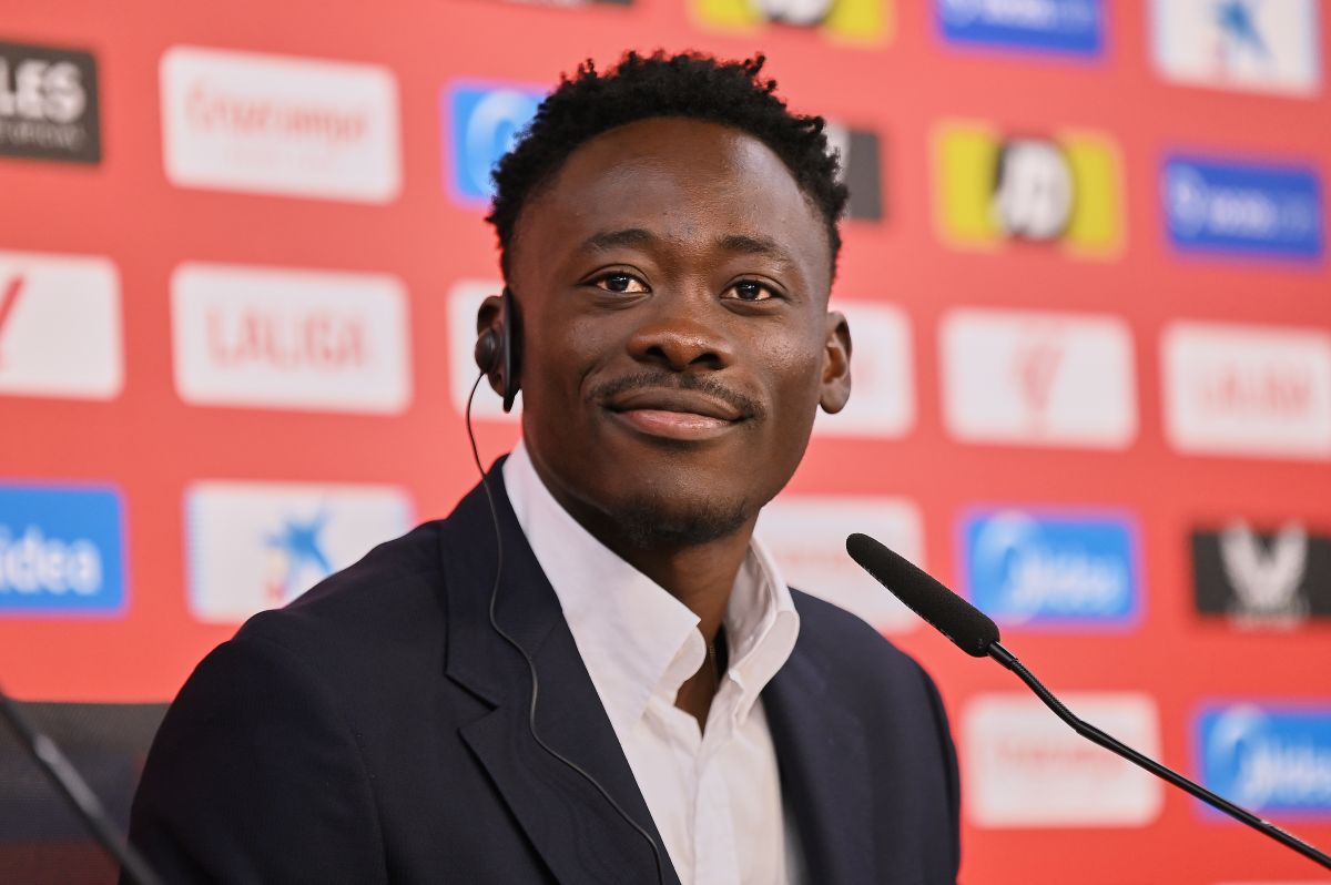 Akor Adams en su presentación con el Sevilla FC | Salvador López Medina para El MIRA