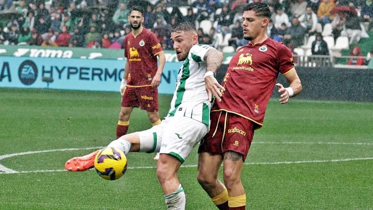 Antonio Casas durante el Córdoba CF - Racing de Santander | CCF