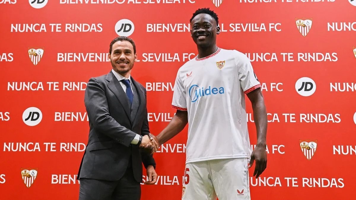 José María del Nido Carrasco y Akor Adams en su presentación con el Sevilla FC | Salvador López Medina para El MIRA