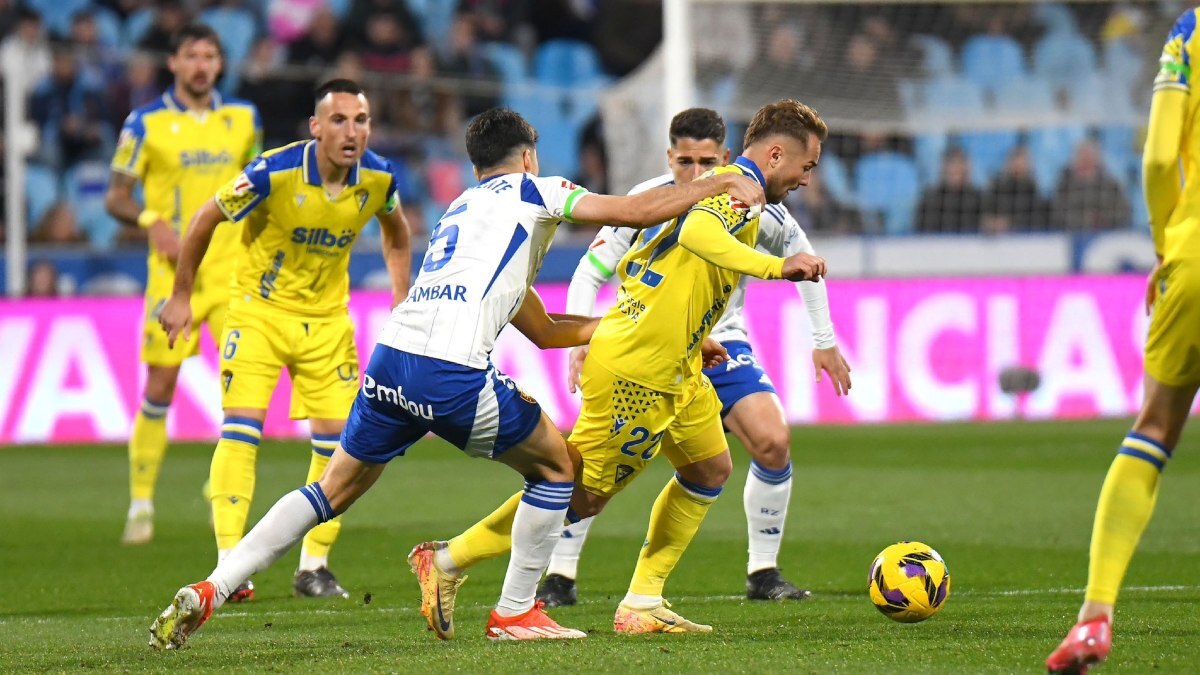 Javi Ontiveros en el Real Zaragoza - Cádiz CF | @javiontiveros39
