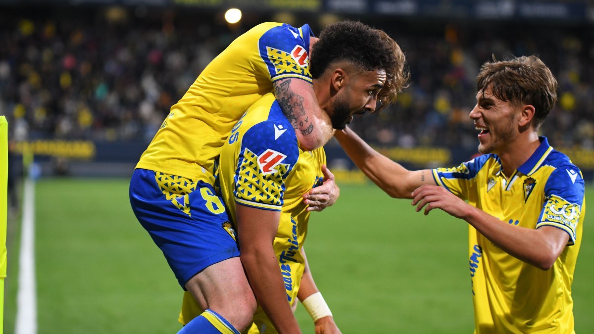 Chris Ramos celebra su gol en el Cádiz CF - FC Cartagena | CCF