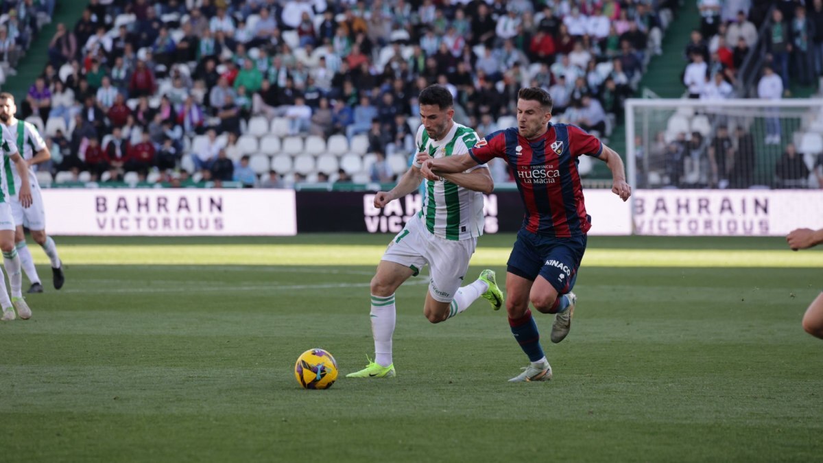 Carlos Albarrán en el Córdoba CF - SD Huesca | @calbarran21
