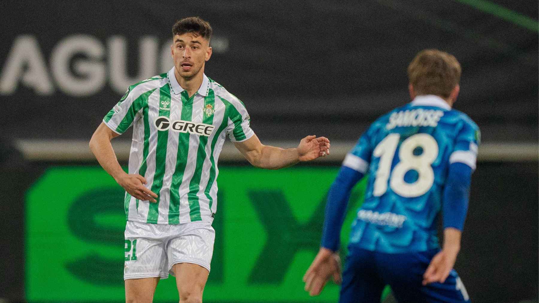 Marc Roca en el Gent - Real Betis | @RealBetis
