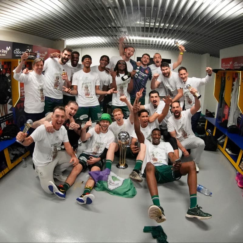 El Unicaja Baloncesto celebrando la Copa del Rey de baloncesto 2025