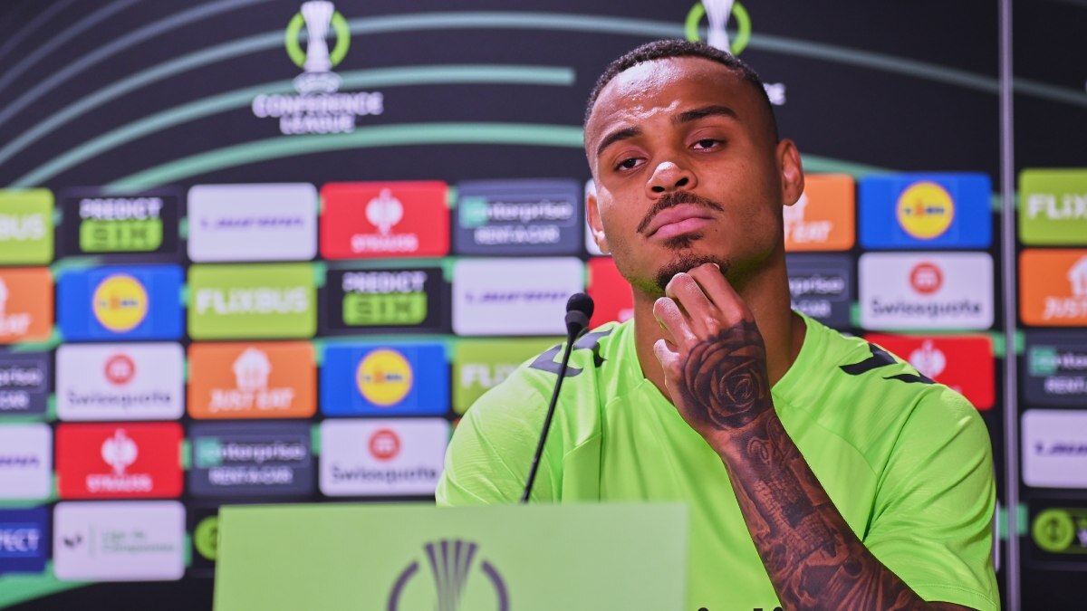 Natan en la rueda de prensa previa al Real Betis - KAA Gent | Salvador López Medina para El MIRA