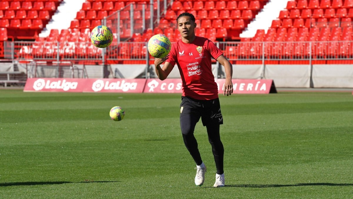 Lazaro Vinicius durante un entrenamiento de la UD Almería | UDA