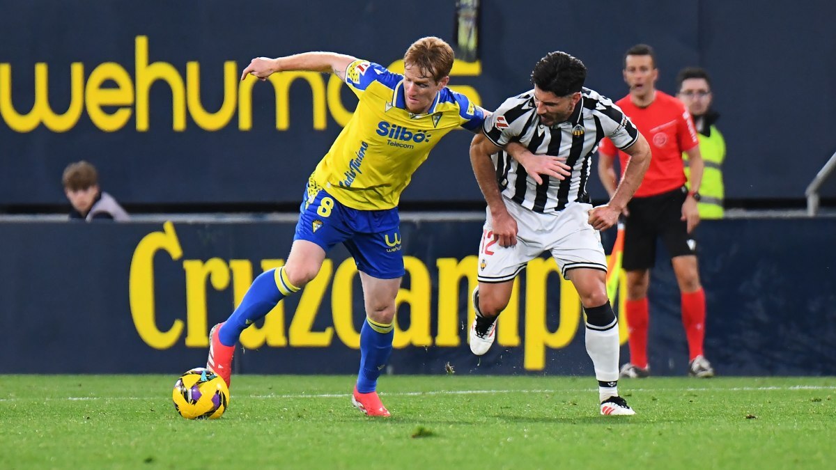 Álex Fernández durante el Cádiz CF - CD Castellón | CCF