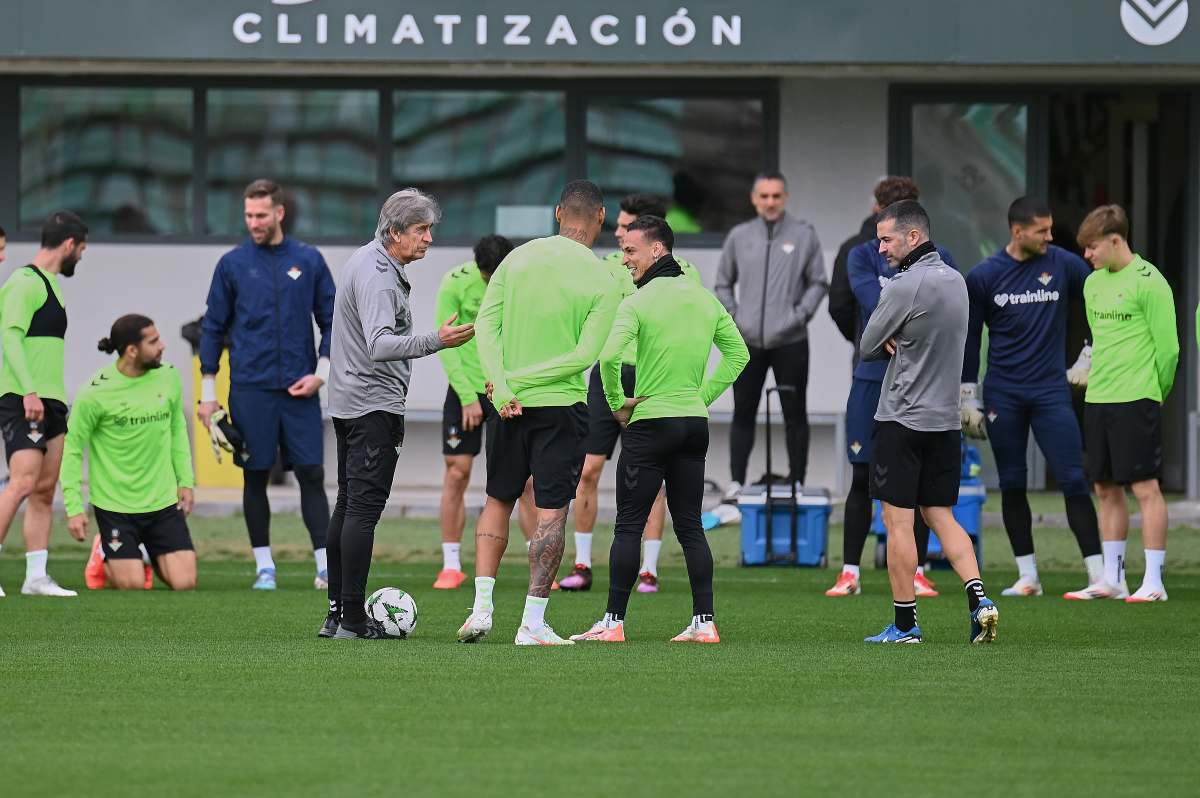 Entrenamiento del Real Betis previo al Vitoria de Guimaraes | Salvador López Medina para El MIRA