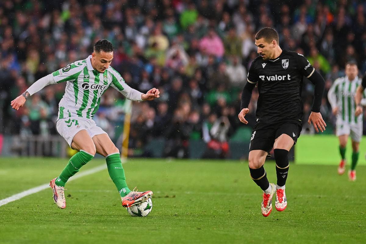 Antony en el Real Betis - Vitoria Guimaraes | Salvador López Medina para El MIRA