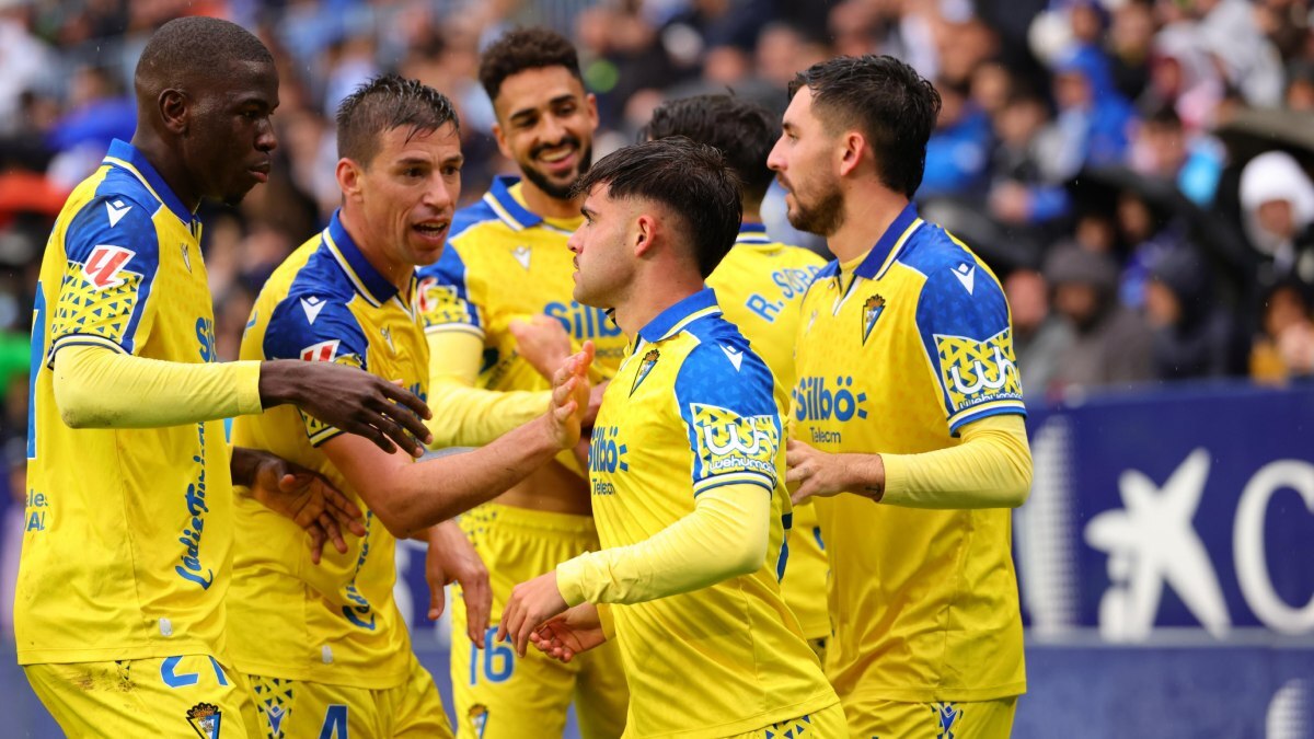 Los jugadores del Cádiz CF celebran uno de los goles anotados ante el Málaga CF | CCF