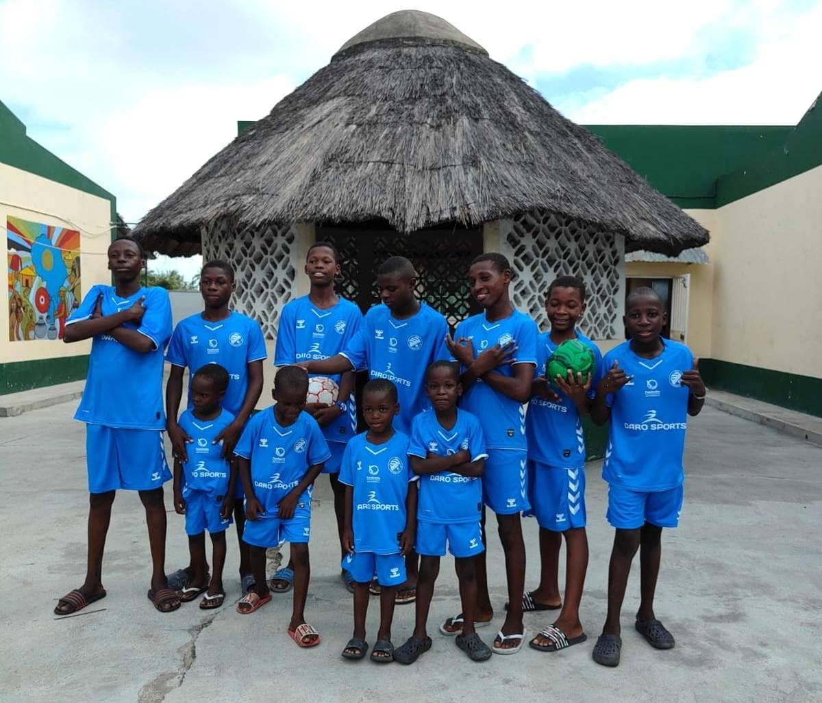 El Xerez Deportivo y La Fundación Xerecismo en Libertad envían material deportivo a Mozambique | xerezdfc.com