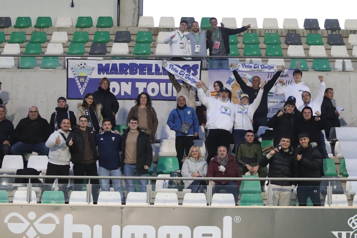Aficionados del Marbella en el partido ante el Betis Deportivo