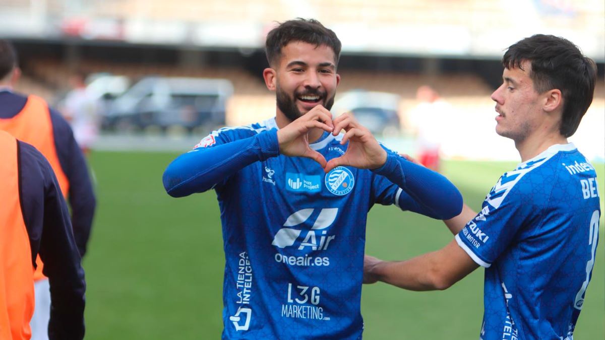 Ilias celebrando su gol en Chapín ante el Antoniano | Juan Antonio Zarzuela