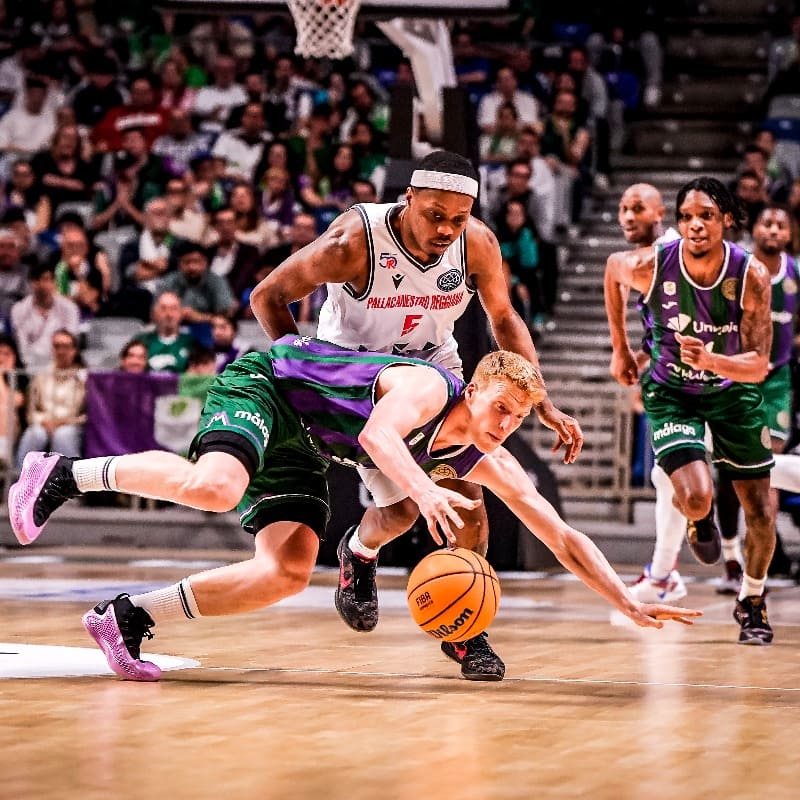 Alberto Díaz durante el Unicaja Baloncesto - Reggiana