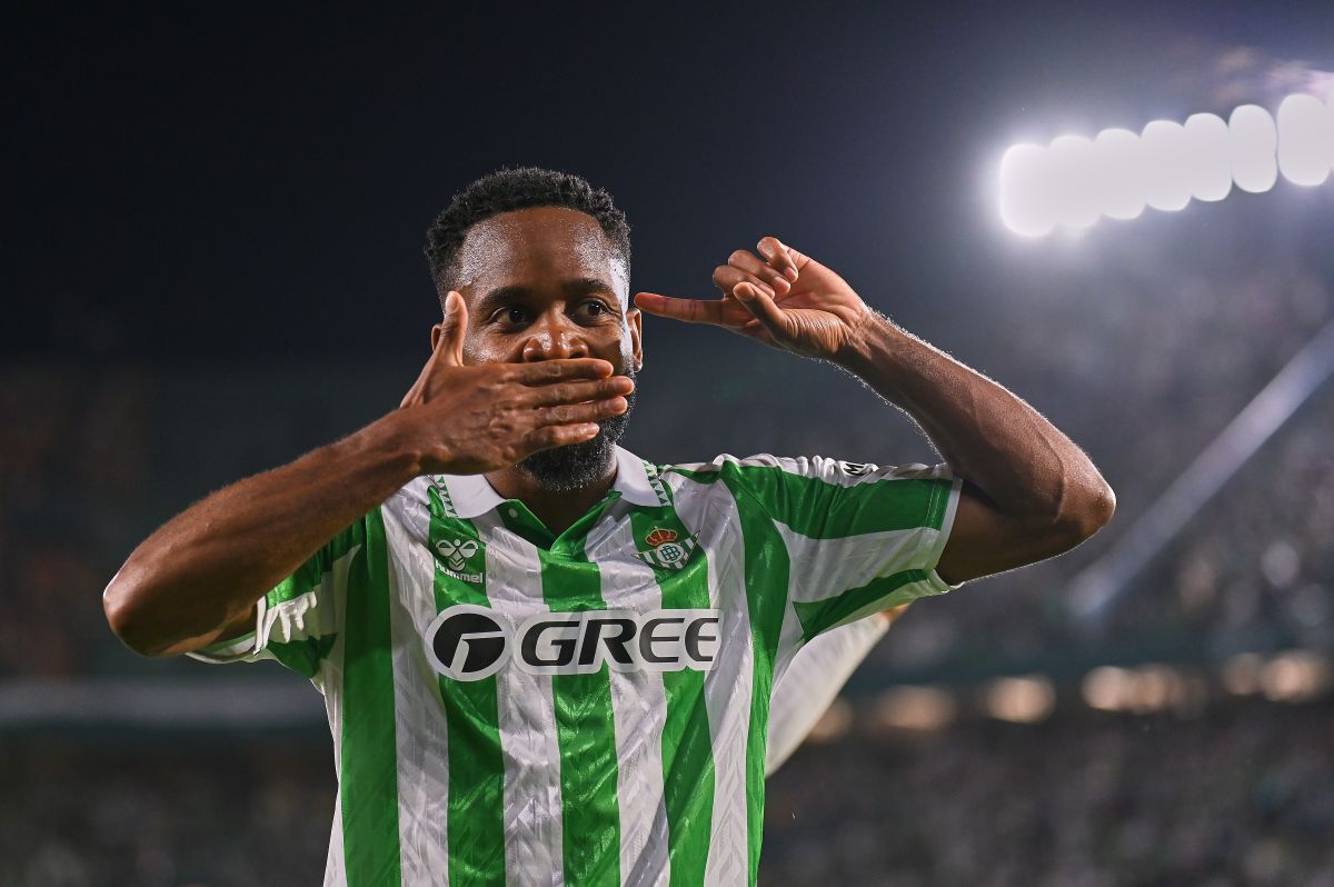 Gol de Cédric Bakambu en el Real Betis - Jagiellonia | Salvador López Medina para El MIRA