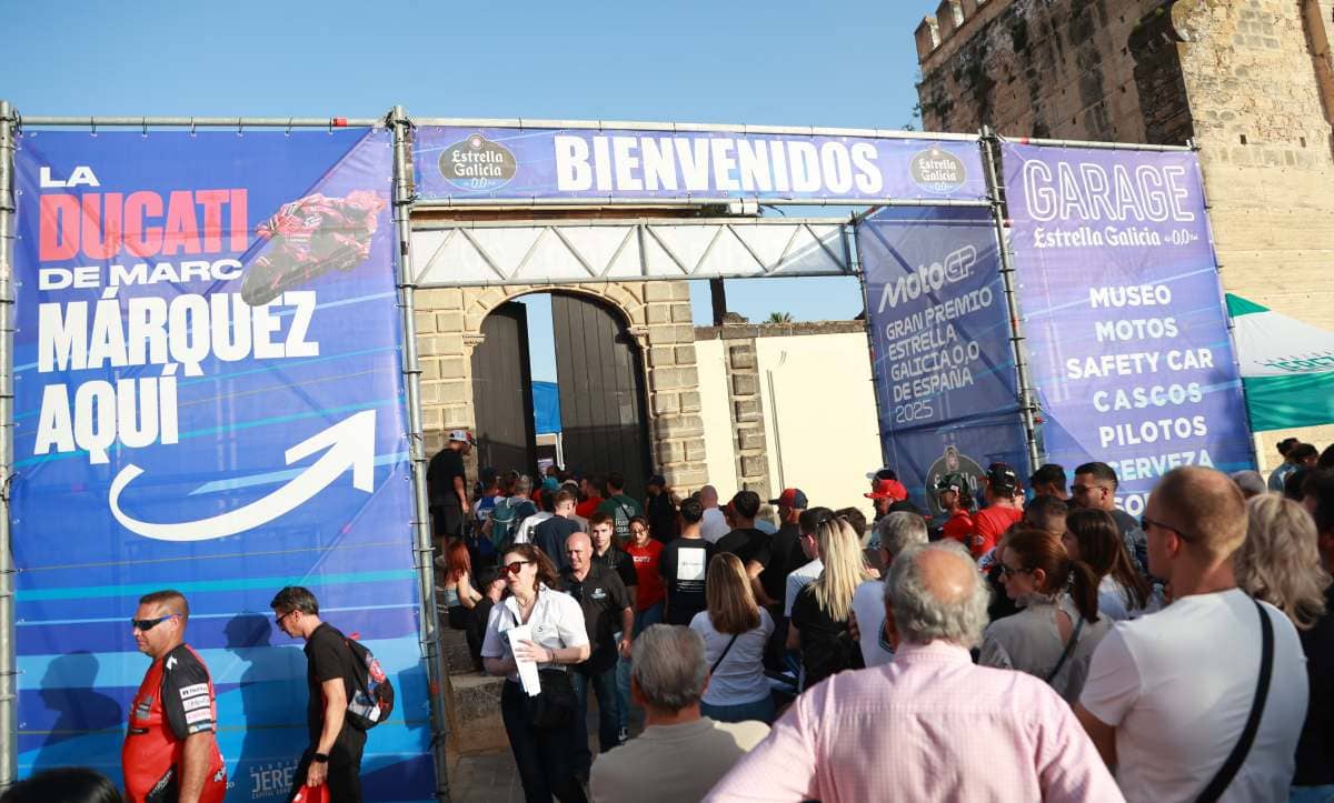 Inauguración del Garage Motor Estrella Galicia 0'0 | Cristo García
